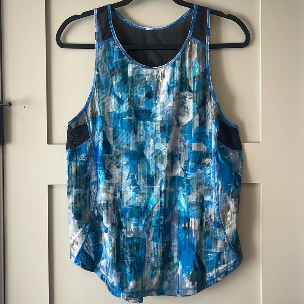 Lululemon exercise top